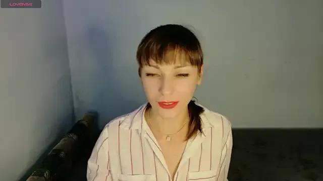 weet_Lady_Selin from StripChat is Freechat