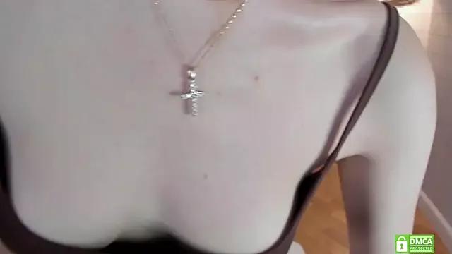 WelliCaren from StripChat