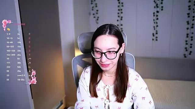 WhyEmmyCry from StripChat is Freechat