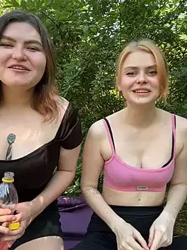 wild_berries from StripChat is Freechat