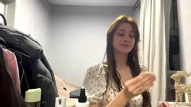 Photos of WildPeachh from StripChat is Freechat