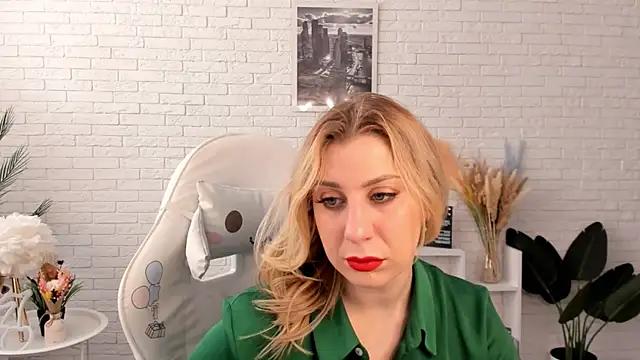 WillaEells from StripChat