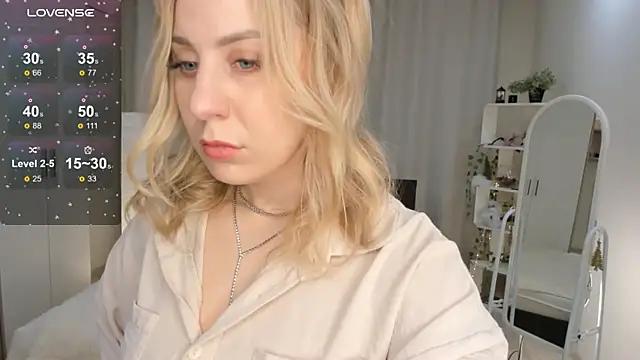WillaEells from StripChat