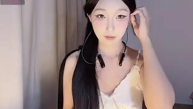 Winnie666- webcams show profile image 