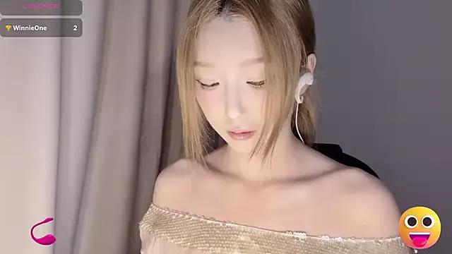 Winnie666- from StripChat