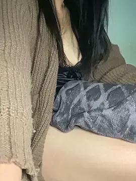 Winny-sexy from StripChat is Freechat