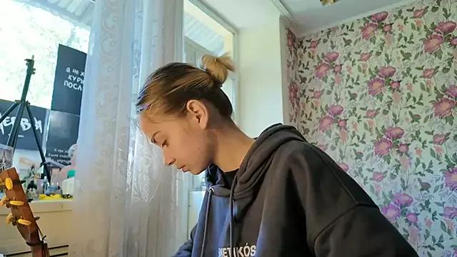 Witching_Moon from StripChat is Freechat