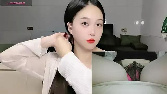 Woaiqinqin webcams show profile image 