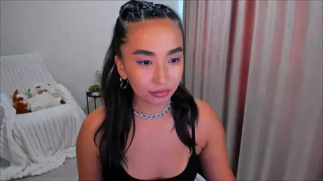 worldofkim from StripChat is Freechat