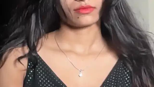 Wow-nisha from StripChat