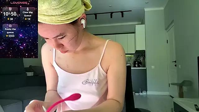 Wow_Akemi from StripChat