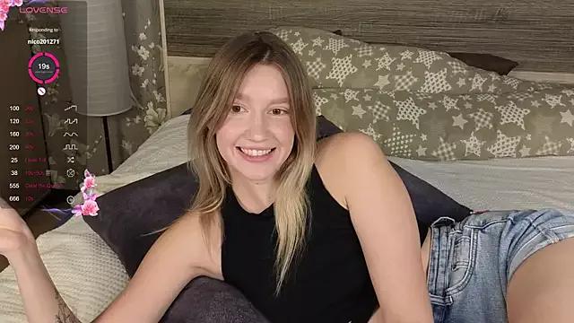 Wow_jessie from StripChat is Freechat