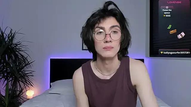 wow_lover1 from StripChat