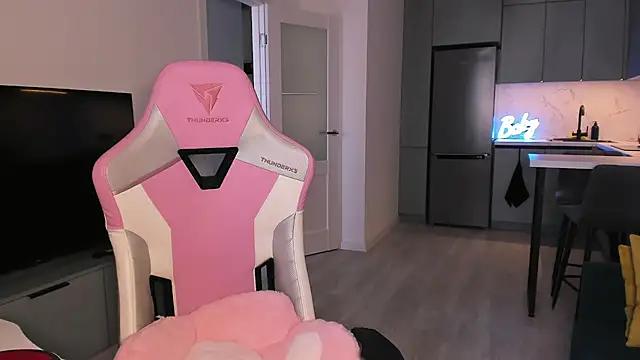 wow_lovie from StripChat