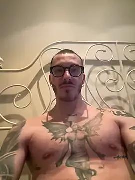 xAaronx9095 from StripChat