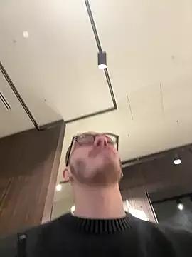 xAaronx9095 from StripChat