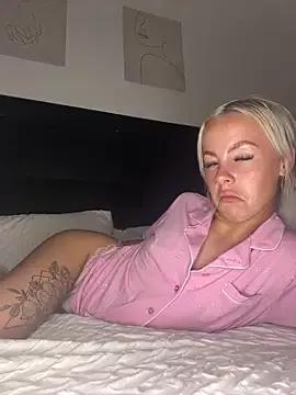 XBlonde_spiceX webcams show profile image 