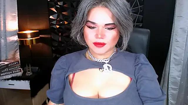 xHugeHarleySelfsuckerx from StripChat is Freechat