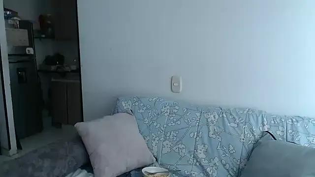 xiimena_suarezz from StripChat