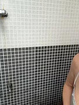 xiiuuff18 from StripChat