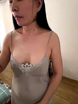 xiiuuff18 from StripChat