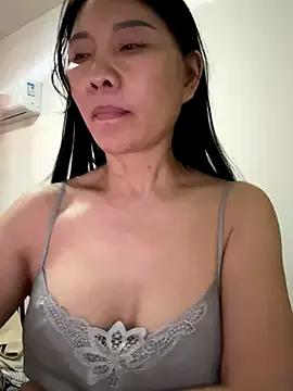 Xiiuuff18 webcams show profile image 