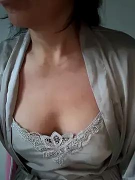 xiiuuff18 from StripChat