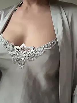 xiiuuff18 from StripChat