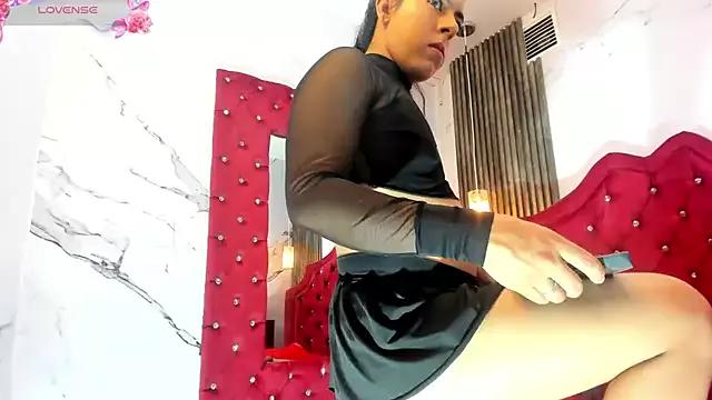 Ximenahott_ from StripChat is Freechat
