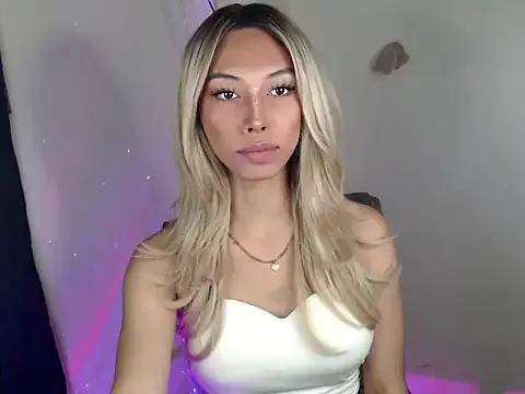 xLadyfuckerx from StripChat is Freechat