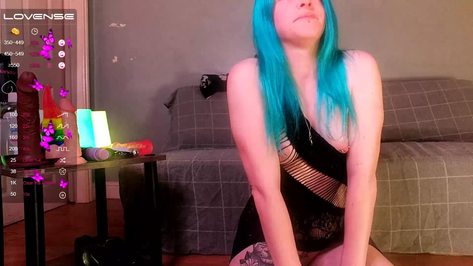 XLilXAliciaX from StripChat