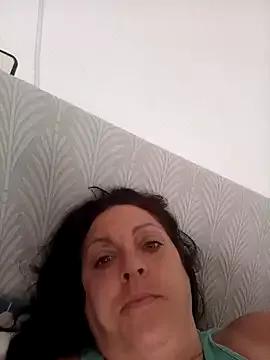 XNaughtysouthlondonMILFXX from StripChat is Freechat