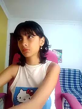 xoxo_milk from StripChat