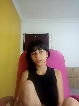 xoxo_milk from StripChat