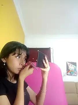 xoxo_milk from StripChat