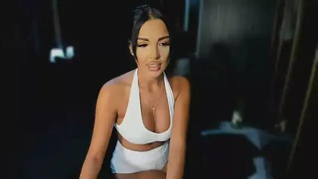 xpussydollxx from StripChat is Freechat