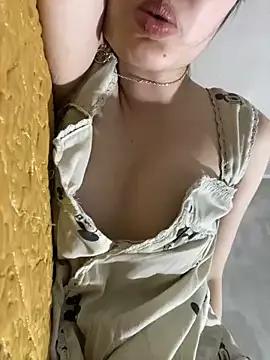 Xu_Xubaby from StripChat is Freechat