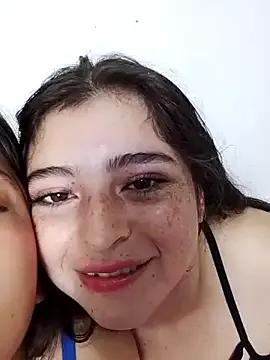 Xuxi_XXX from StripChat