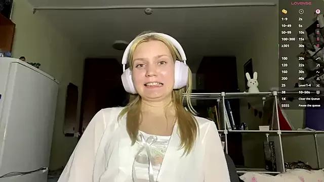 xX_Looola_Xx from StripChat