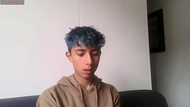 XxAaron_EvilxX from StripChat