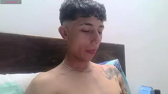 XxAaron_EvilxX from StripChat