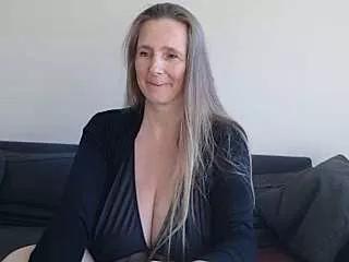 XXNikkie from StripChat