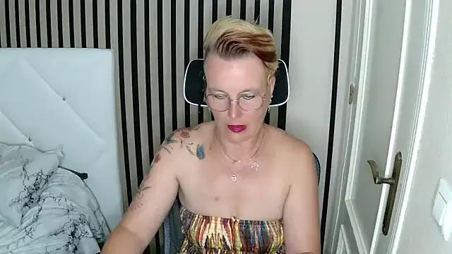 xxNoeliaxx from StripChat