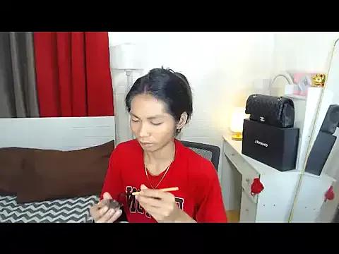 XxWildTsClaraHugeCockxX from StripChat is Freechat