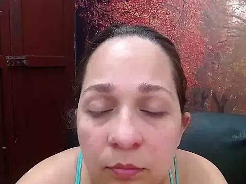 xxx_luluu from StripChat