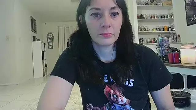 xxxCRYSTALxxx from StripChat is Freechat