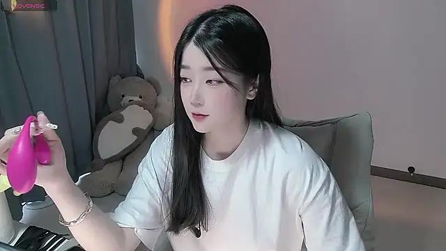 YaoooX from StripChat