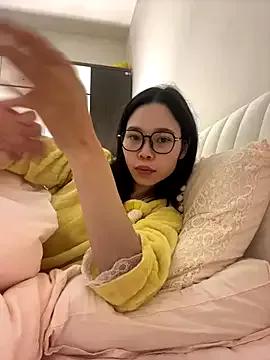 yaoyao_ella from StripChat is Freechat