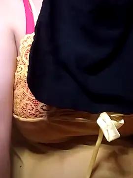 yaraa49 from StripChat