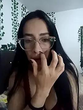 YaraDuarte from StripChat